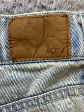 Load image into Gallery viewer, Aero Shorts Womens 0 (27x3) Blue Denim Whiskered Distressed Mom Cuffed Jean

