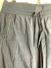 Load image into Gallery viewer, Athleta Pants Womens 18 (41x25.5) Black Trekkie North Jogger Ripstop Drawstring
