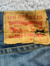 Load image into Gallery viewer, Levis 550 Jeans Adult 40x30 Denim Blue Straight Leg Relaxed Fit Streetwear Mens
