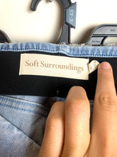 Load image into Gallery viewer, Soft Surroundings Jeans Women Extra Large (37x26) Blue Jegging Whiskered Pull On
