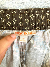 Load image into Gallery viewer, Knox Rose Shorts Womens 3X Brown AOP Flower Boho Floral Shortie Plus Ladies NWT
