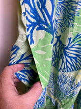 Load image into Gallery viewer, Anthony Richards Dress Womens 5X Green AOP Flower Shift with Pocket Plus Ladies
