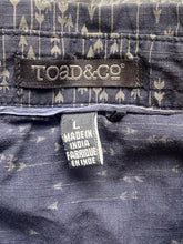 Load image into Gallery viewer, Toad &amp; Co Shirt Adult Large Slate Gray AOP Arrow Button Up Organic Casual Mens
