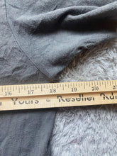 Load image into Gallery viewer, Jimmy Buffet Margaritaville Shirt Adult Small Gray Play Like A Pirate Skull Mens
