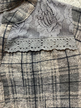 Load image into Gallery viewer, Cocomo Shirt Womens 2X Gray Plaid Lace Trim Boho Spandex Contrast Plus Ladies
