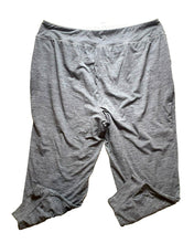 Load image into Gallery viewer, Happy Camper by Torrid Pants Womens 4 (49x24) Gray Capri Spandex Plus Ladies
