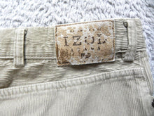 Load image into Gallery viewer, IZOD Jeans Adult 42x32 Straight Leg Corduroy Flat Front Casual 5 Pockets Mens
