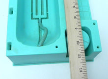 Load image into Gallery viewer, 1975 Mattel Barbie Beauty Bath Bathtub Only
