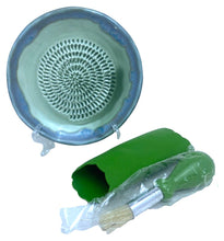 Load image into Gallery viewer, BonCera 4pcs Premium Ceramic Garlic Grater Set Handmade Aqua Peeler Brush NEW
