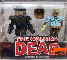 Load image into Gallery viewer, Minimates The Walking Dead Riot Gear Rick and Guard Zombie Series 3 Figures NEW
