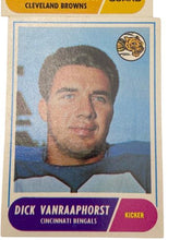 Load image into Gallery viewer, Lot Of 6 1968 Topps Football Cards Daniels Nowatzke Hickerson Pitts
