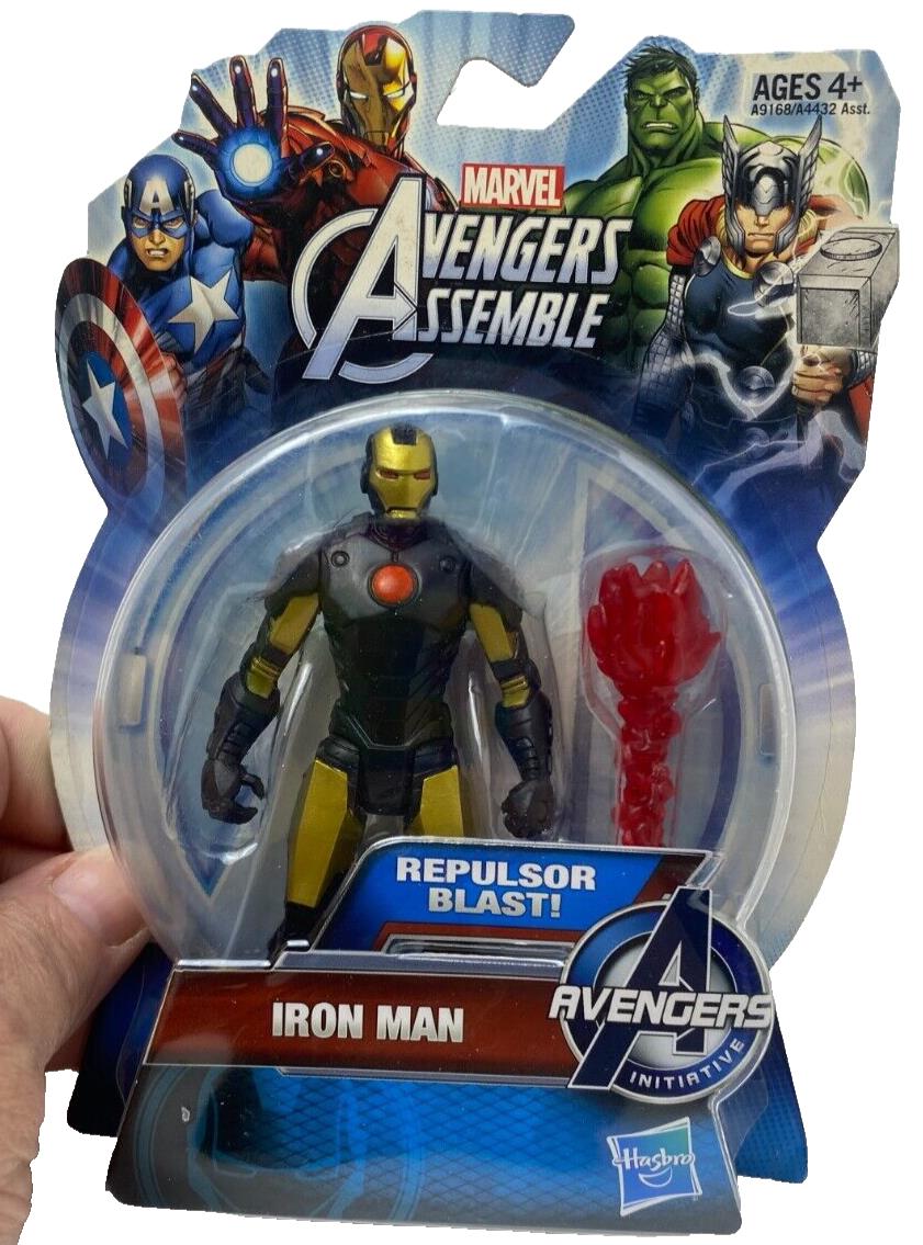 Marvel Avengers Assemble Iron Man Action Figure Repulsor Blast Gold / Black NEW