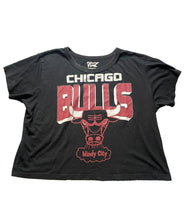 Load image into Gallery viewer, Chicago Bulls Shirt Womens Extra Large Black Cropped Windy City NBA Classics
