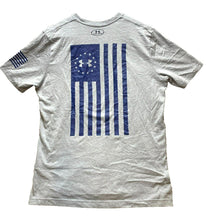 Load image into Gallery viewer, Under Armour Shirt Adult Medium Gray USA Freedom Flag Streetwear Pullover Mens
