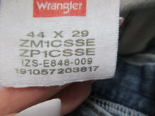 Load image into Gallery viewer, Wrangler Jeans Adult 44x29 Blue Denim Whiskered Straight Leg Stretch ZM1CSSE Men
