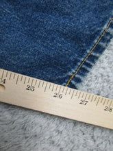 Load image into Gallery viewer, Levis 505 Jeans Adult 40x29 Blue Denim Regular Fit Straight Leg Medium Wash Mens
