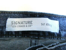 Load image into Gallery viewer, Levi&#39;s Jeans Adult 40x30 S67 Athletic Straight Leg Signature Blue Denim Mens
