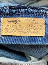 Load image into Gallery viewer, VTG Wrangler Jeans Adult 34x32 Turquoise Blue Denim Regular Fit Straight Leg Men
