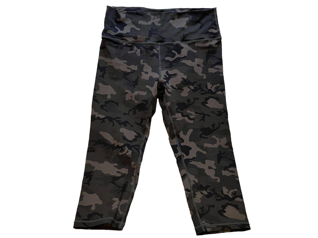 Camouflage Leggings Womens Large 30x20 Cropped Workout Athleisure Yoga Moon
