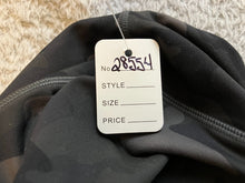 Load image into Gallery viewer, Camouflage Leggings Womens Large 30x20 Cropped Workout Athleisure Yoga Moon
