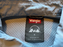 Load image into Gallery viewer, Wrangler Shirt Mens Small Gray Button Down All Terrain Outdoors Workwear
