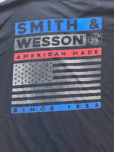 Load image into Gallery viewer, Smith &amp; Wesson Shirt Adult Extra Large Black USA American Flag Patriotic Mens
