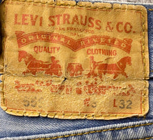 Load image into Gallery viewer, VTG Levis 555 Jeans Mens 34x32 Fade Straight Leg Baggy Streetwear Academia
