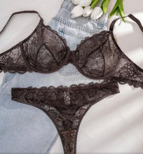 Load image into Gallery viewer, Women's Solid Color Lace Underwire Plus Size Bra Set
