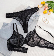 Load image into Gallery viewer, Women's Solid Color Lace Underwire Plus Size Bra Set

