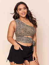 Load image into Gallery viewer, Plus One Shoulder Tie Hem Leopard Crop Top - 2XL
