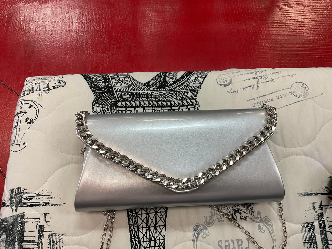 Silver purse with chain